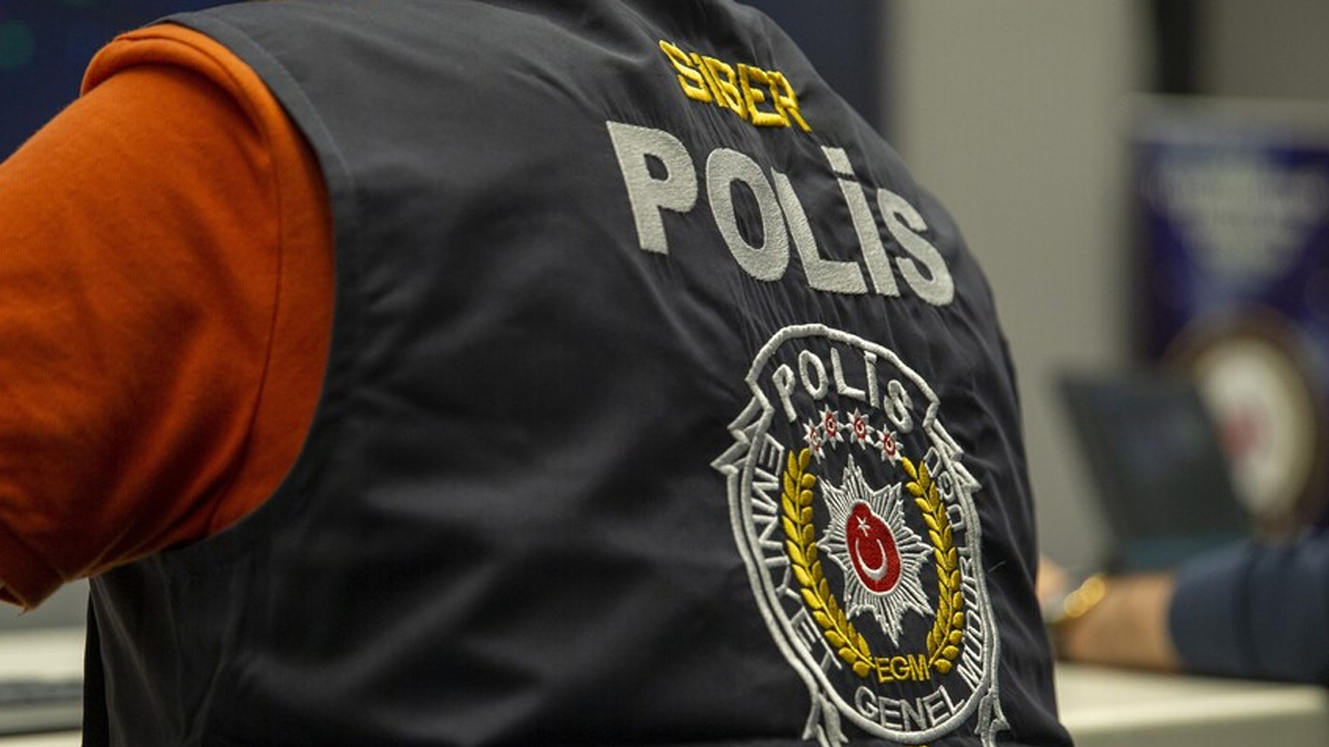 Türk bayrağına yönelik saygısızlık yaptığı belirlenen şüpheli hakkında işlem başlatıldı