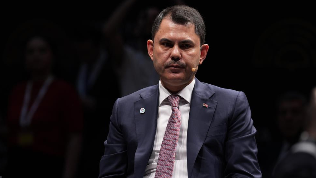 Bakan Kurum: Fosil yakıtlardan uzaklaşmak, temiz enerjiye ulaşmak zorundayız