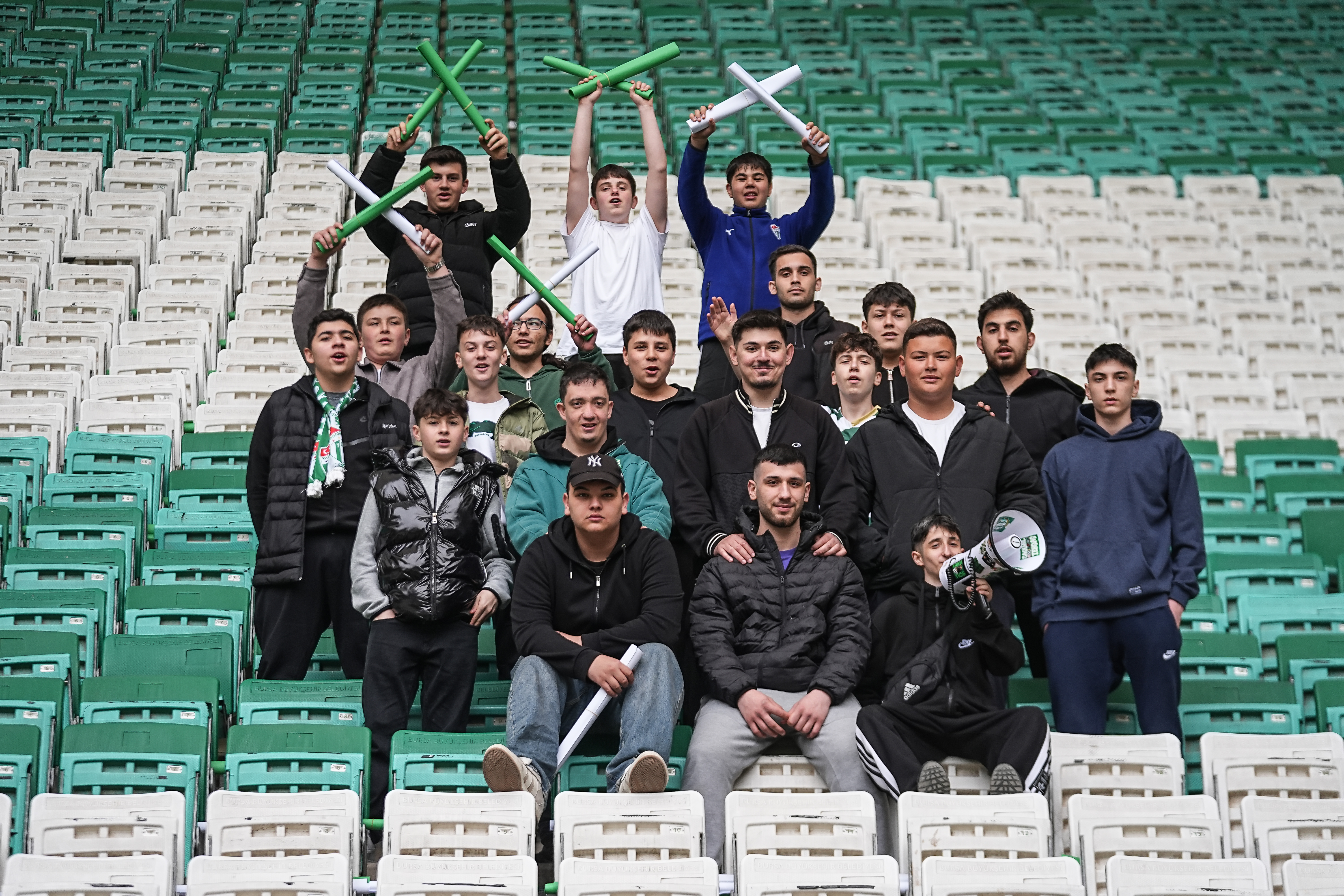 Bursaspor'da üç tribünde eş zamanlı koreografi hazırlığı