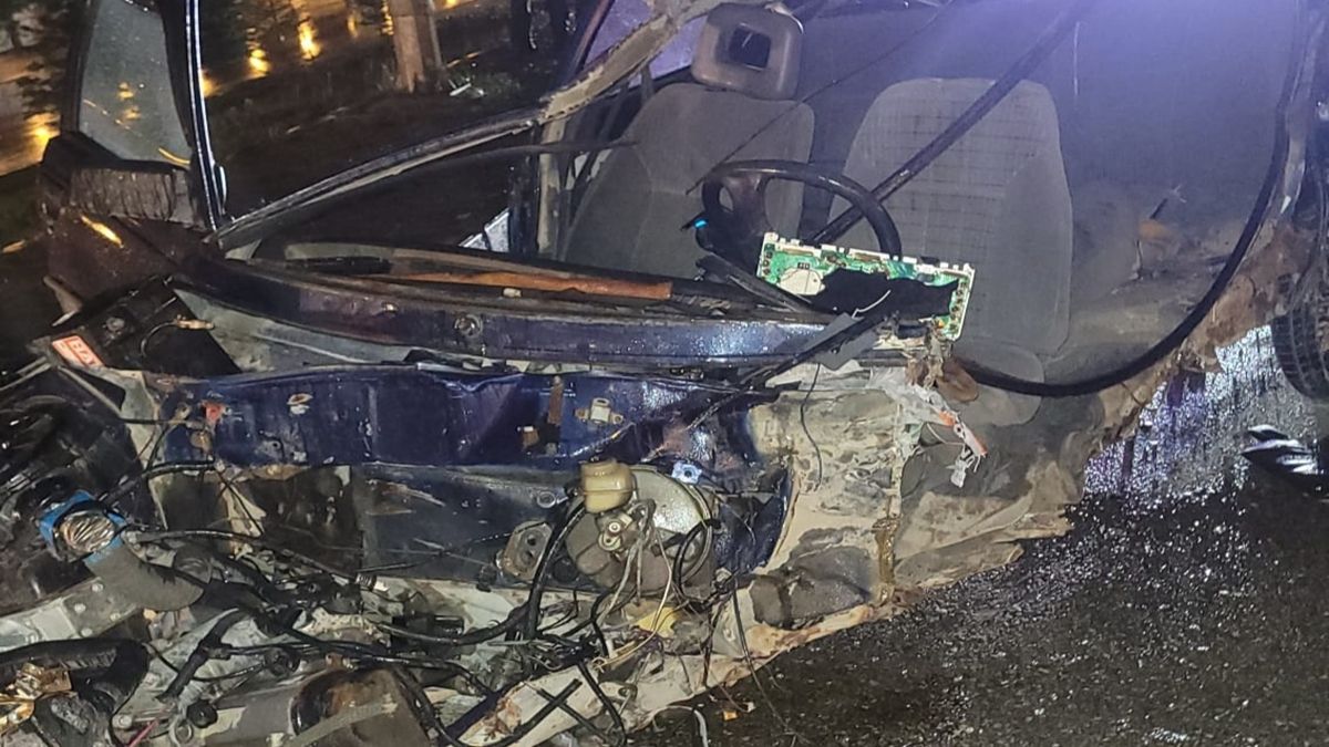 Dehşetin görüntüsü! Paramparça otomobilde feci şekilde can verdi 