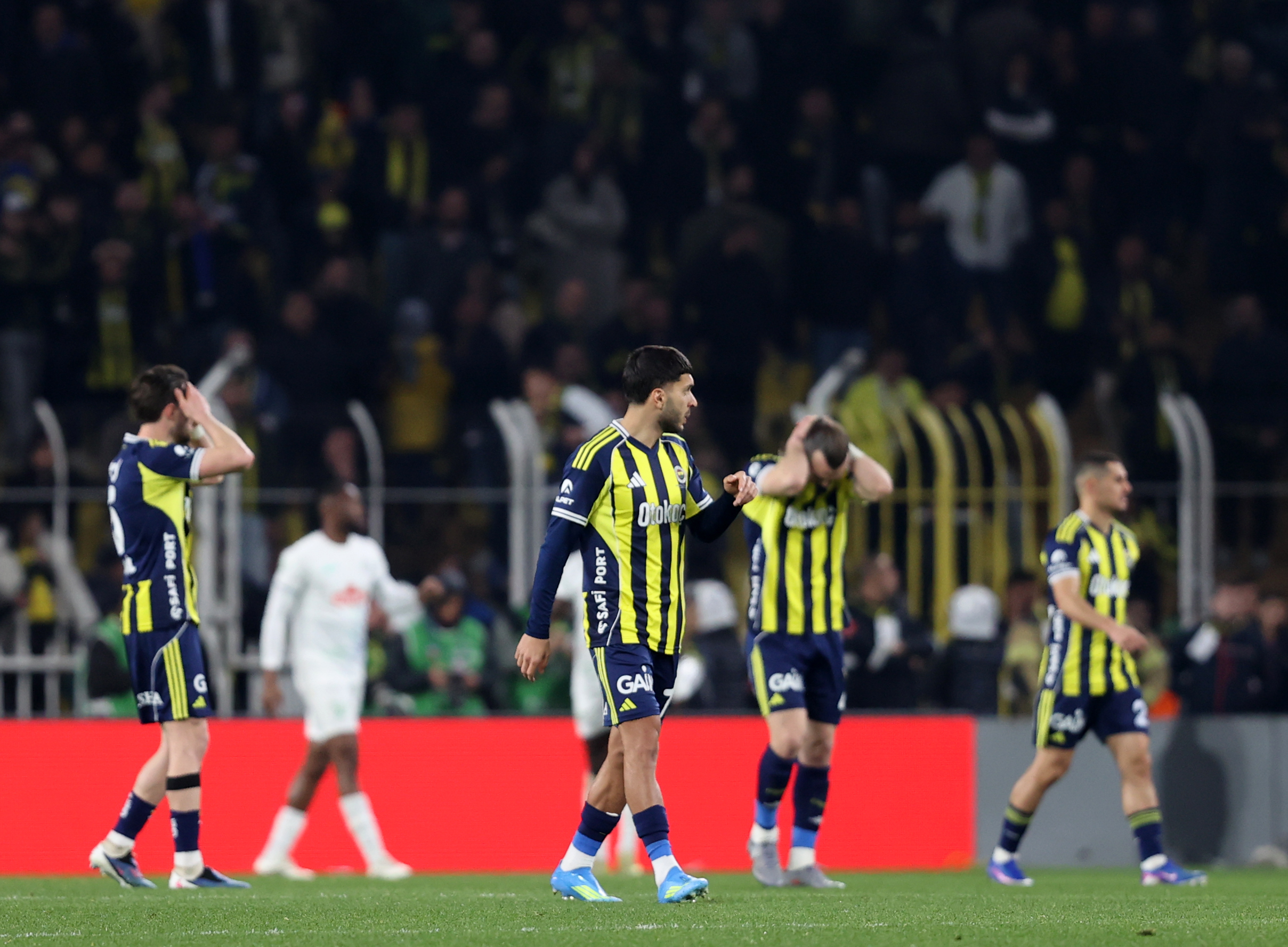 Fenerbahçe'den Kadıköy'de 5. puan kaybı