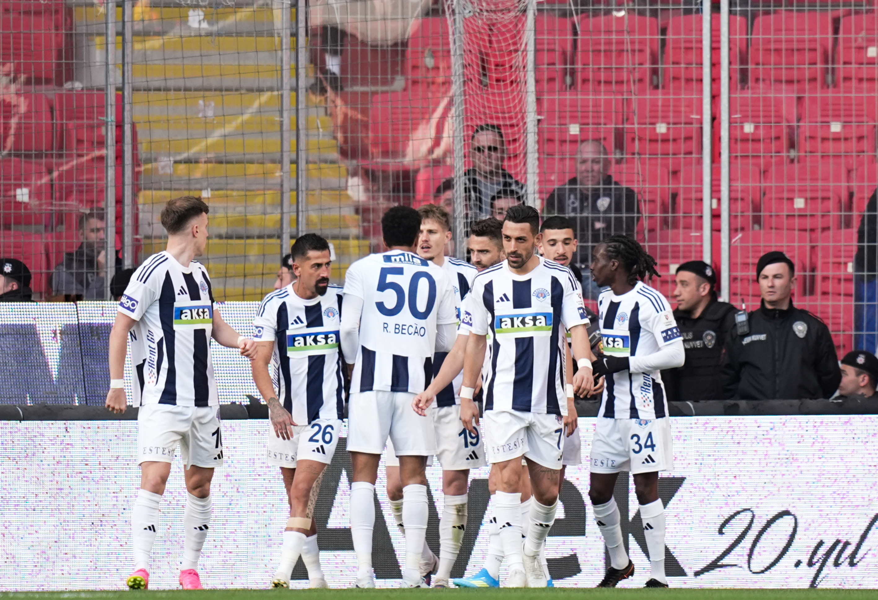 Kasımpaşa yarın Alanyaspor'u ağırlayacak