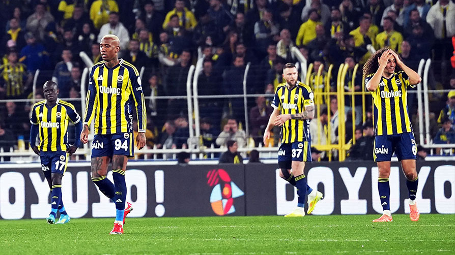 Kimse bunu beklemiyordu! Fenerbahçe son dakikada yıkıldı