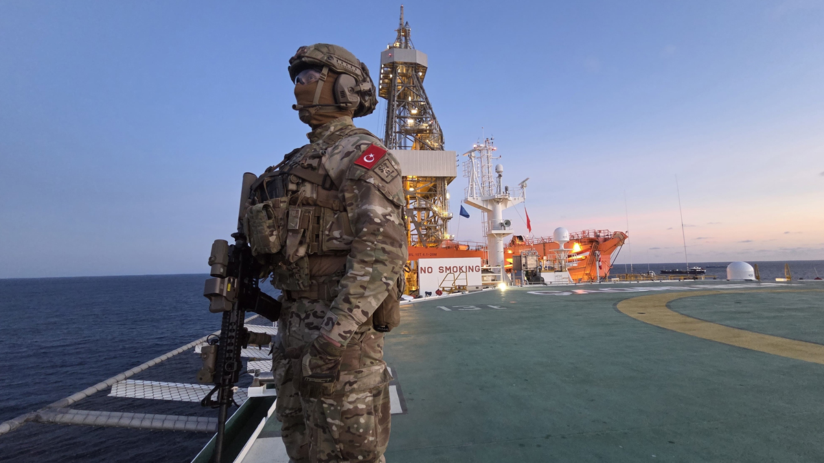 Mehmetçik sahada! Somali'de sondaj gemilerimize tam koruma