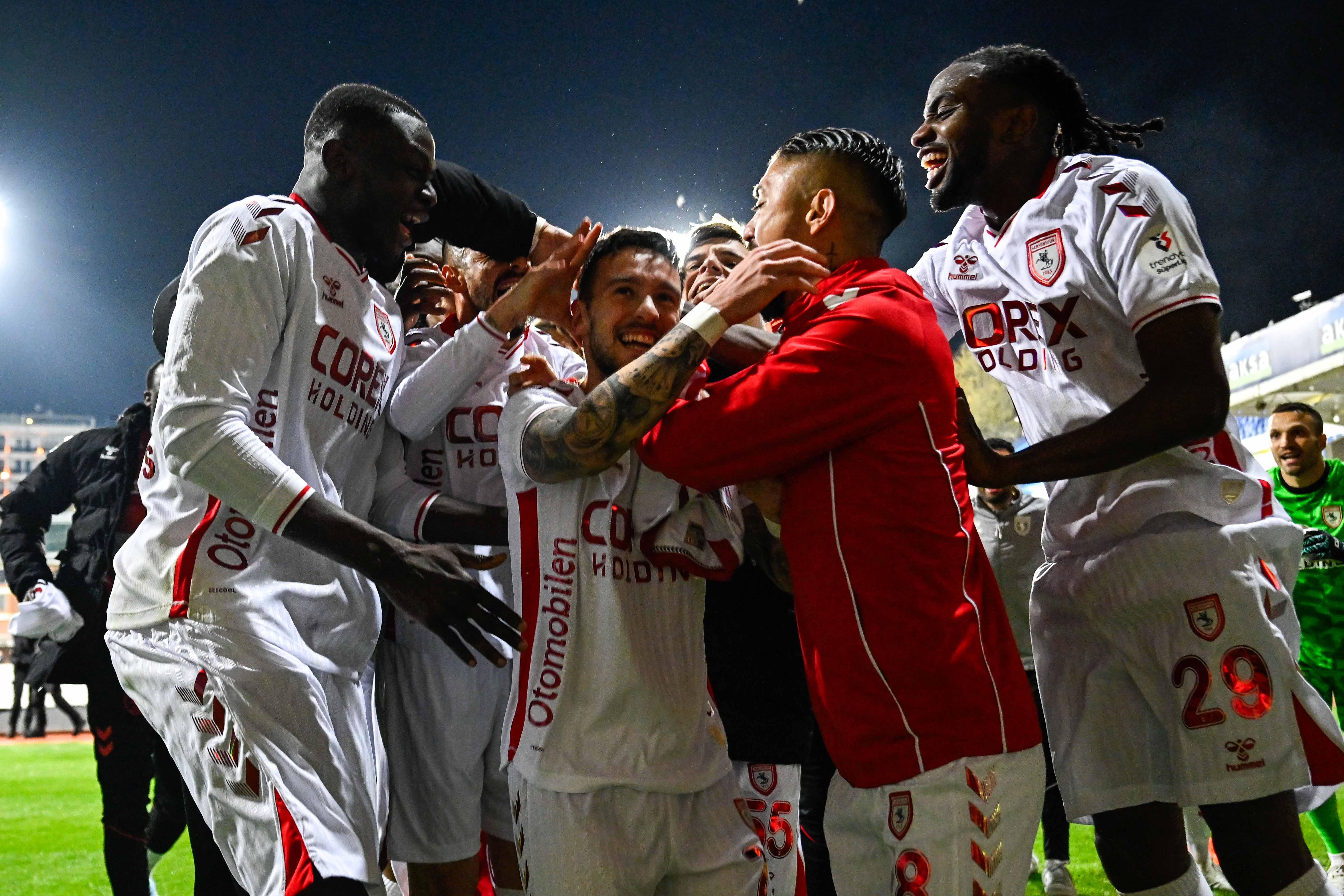 Samsunspor'da Beşiktaş maçı öncesi 6 futbolcu kart sınırında