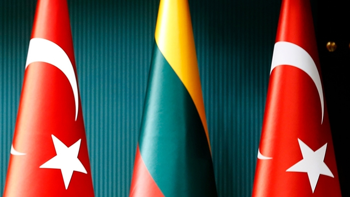 Silah ve mühimmata çok ihtiyaçları var! Bakan Budrys: Türkiye ile işbirliğimiz harika