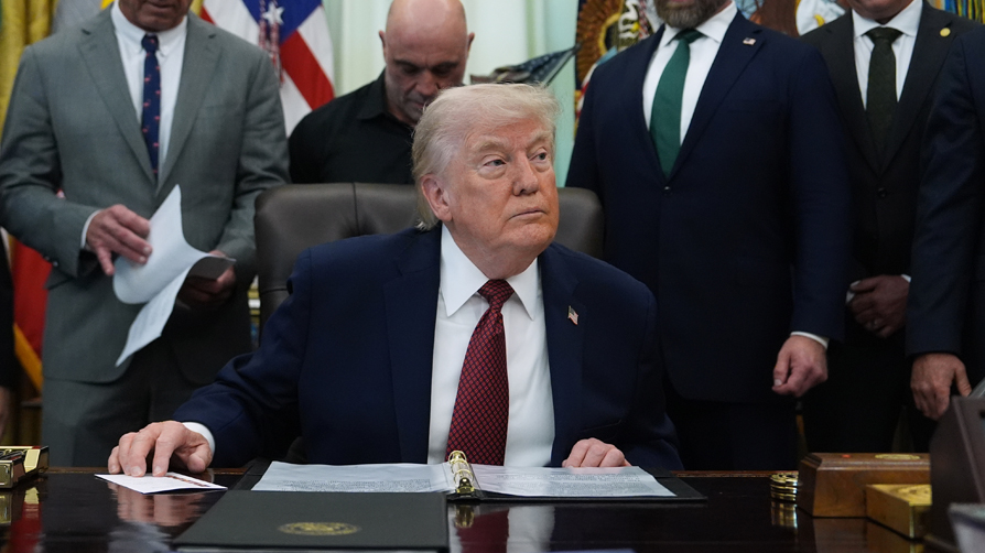 ABD, İran gemisini vurdu... Hürmüz'de gerilim tırmanıyor