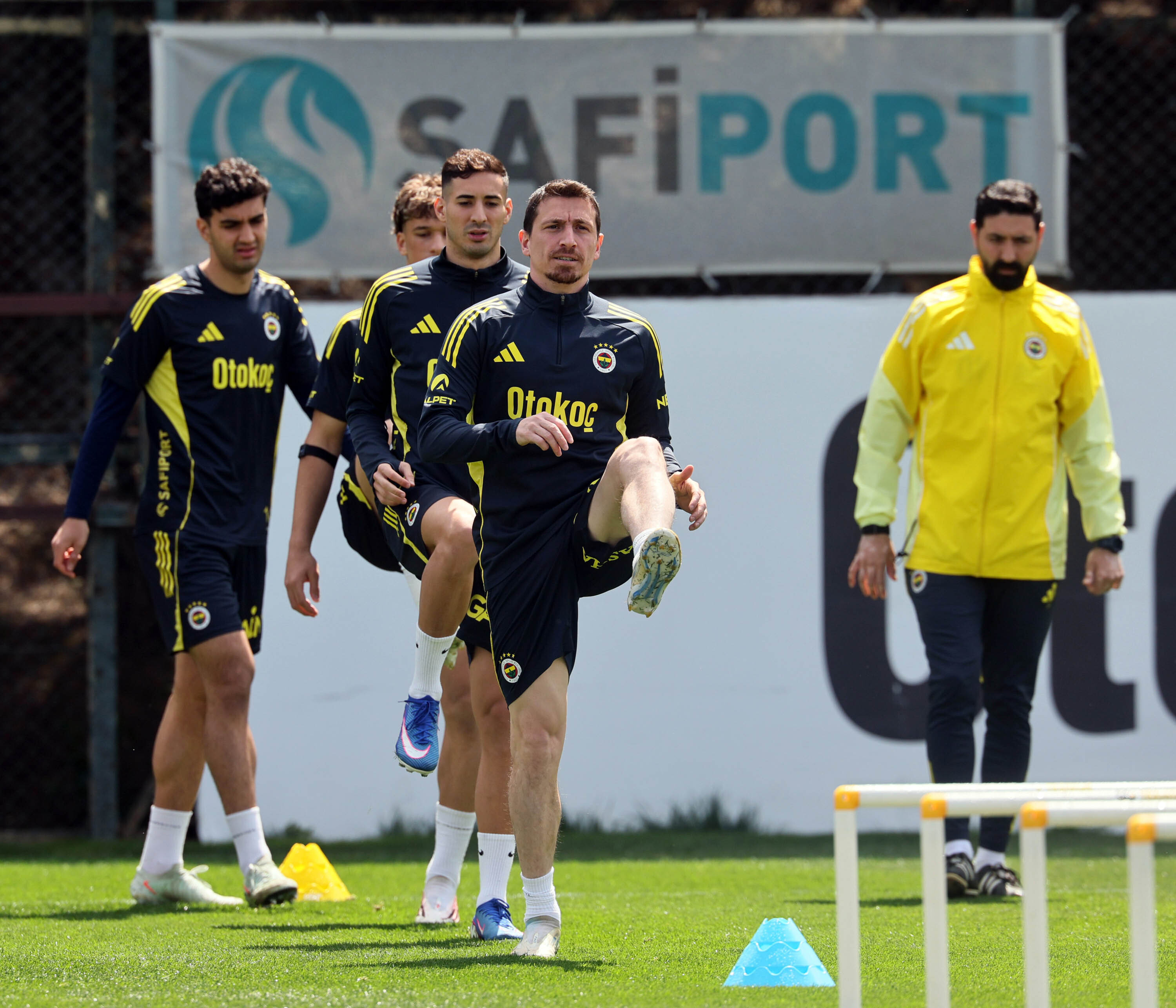 Fenerbahçe, Konyaspor maçı hazırlıklarına başladı