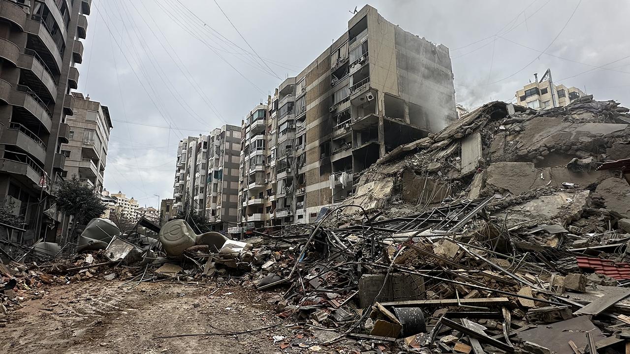 Katil İsrail ordusu ateşkes kurallarına uymuyor: Lübnan'ın güneyinde yıkım sürüyor
