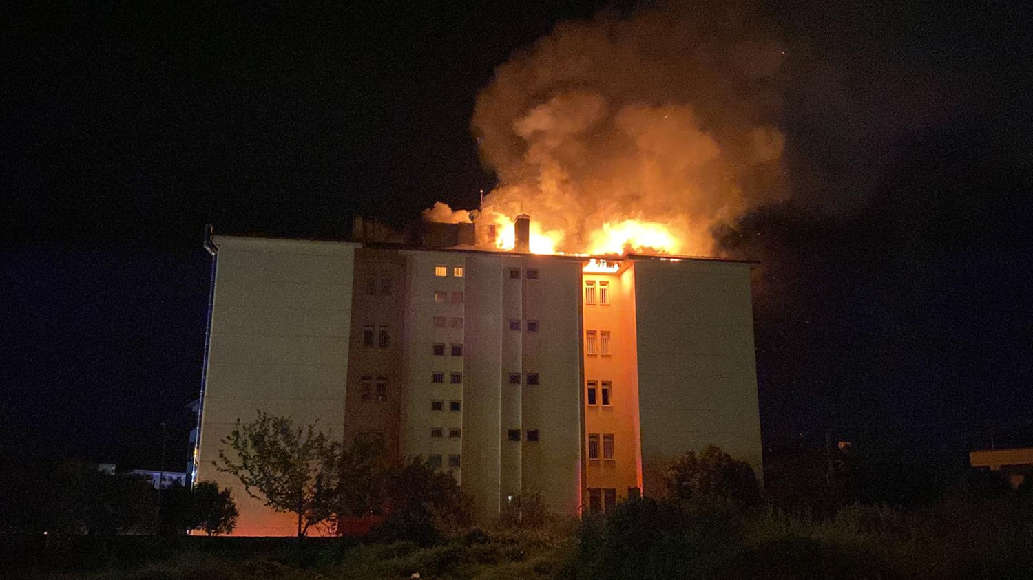 Lise yurdunda yangın paniği! Öğrenciler tahliye edildi