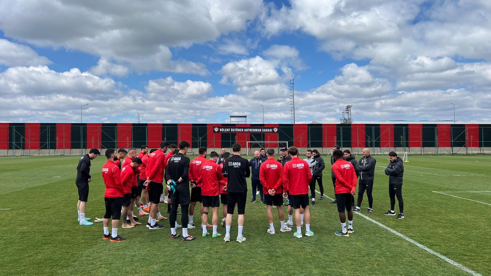 Çorum FK, Sakaryaspor mesaisine başladı