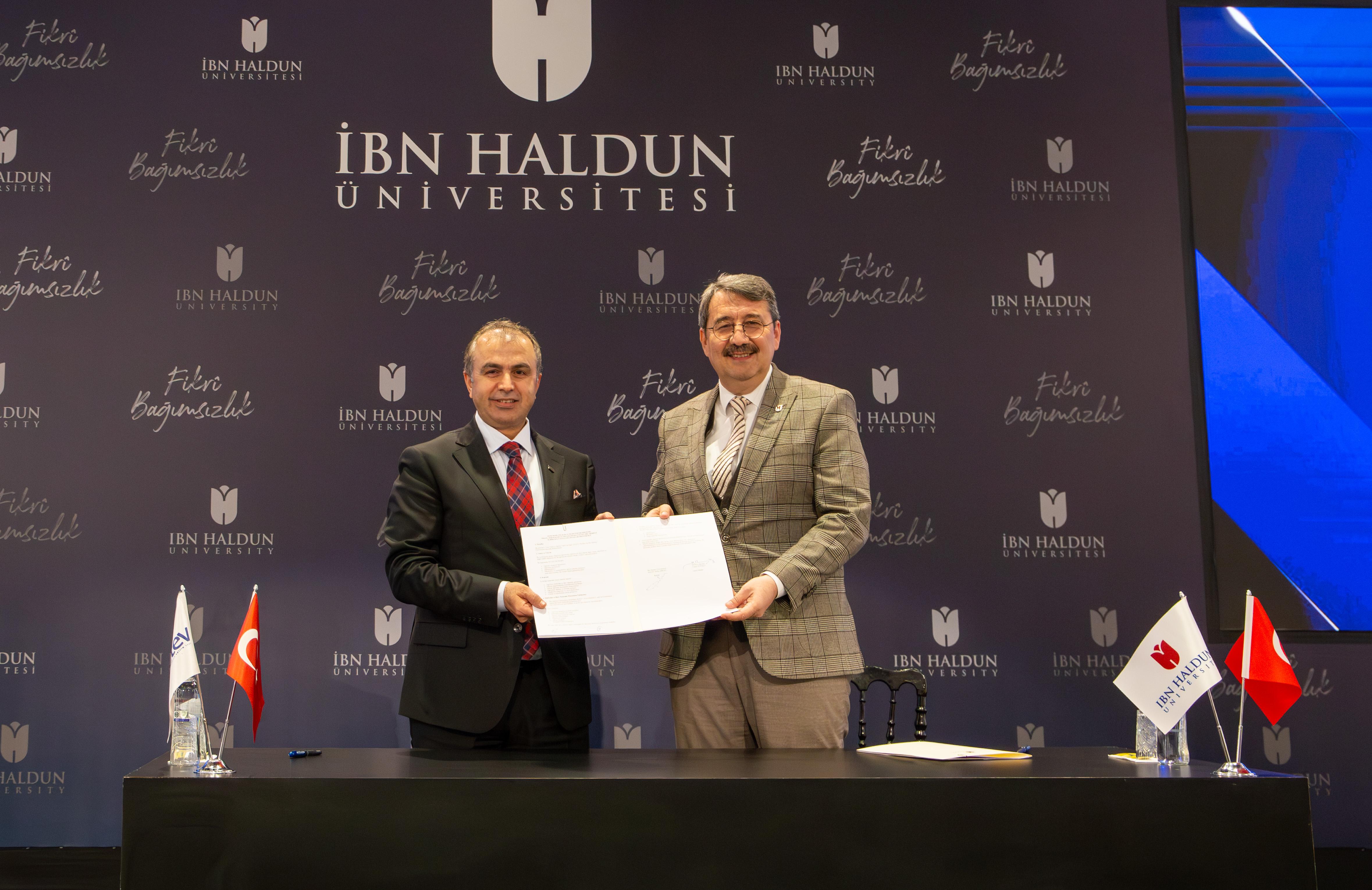 İbn Haldun Üniversitesi ve YETEV'den İngilizce eğitiminde dönüşüm hamlesi