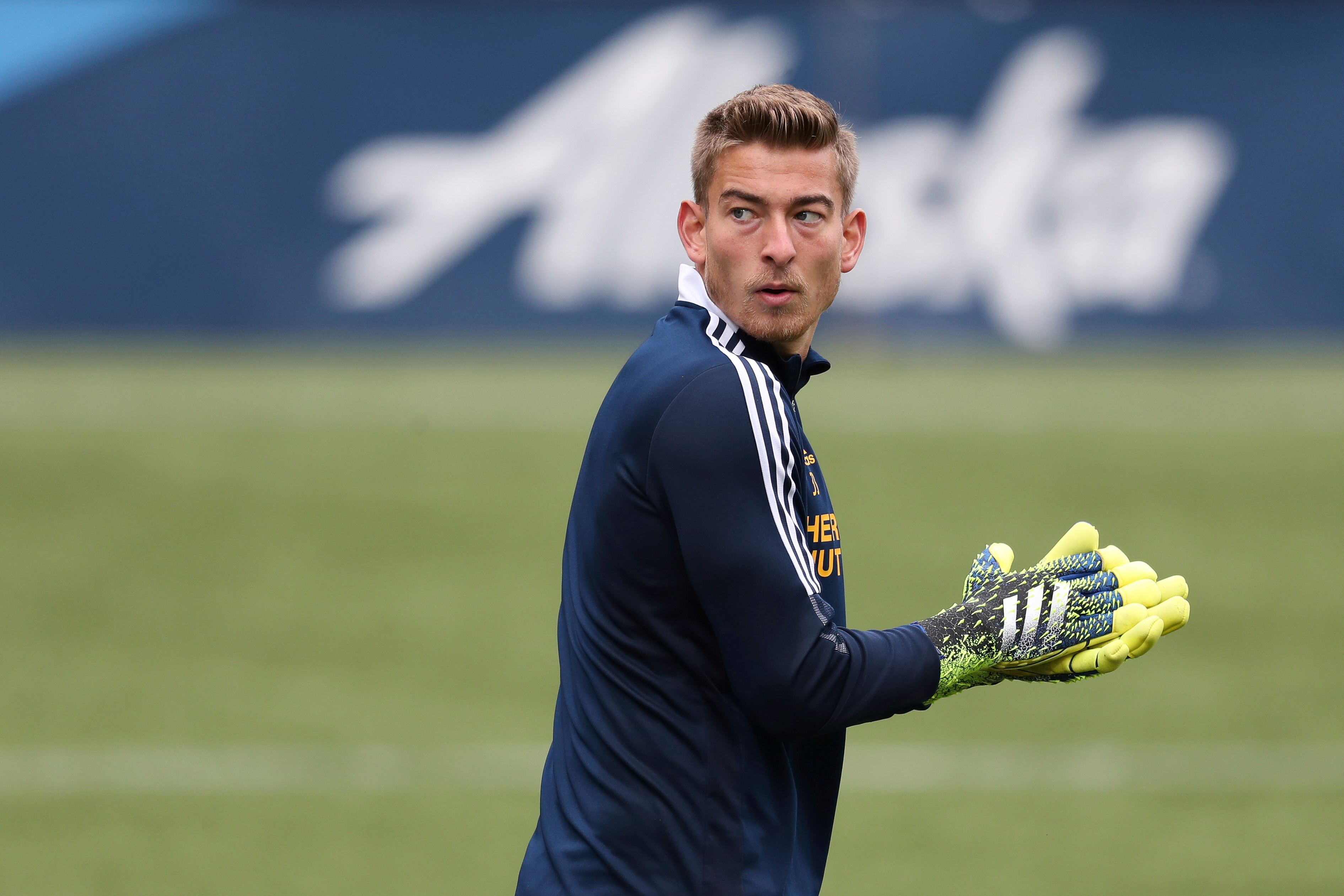 Jonathan Klinsmann maçta ağır sakatlandı: Boynunda kırık