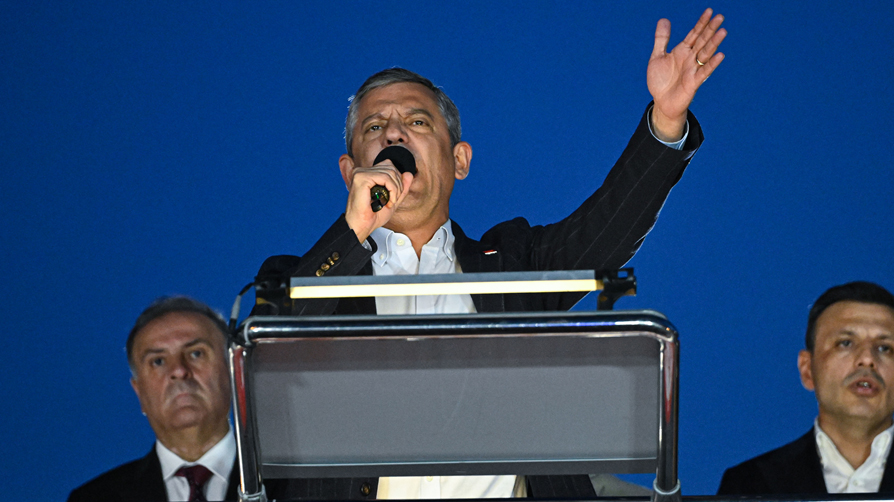 AK Parti'den haddini aşan Özel'e sert tepki: CHP'nin sürüklendiği siyasi çukurun en net özeti