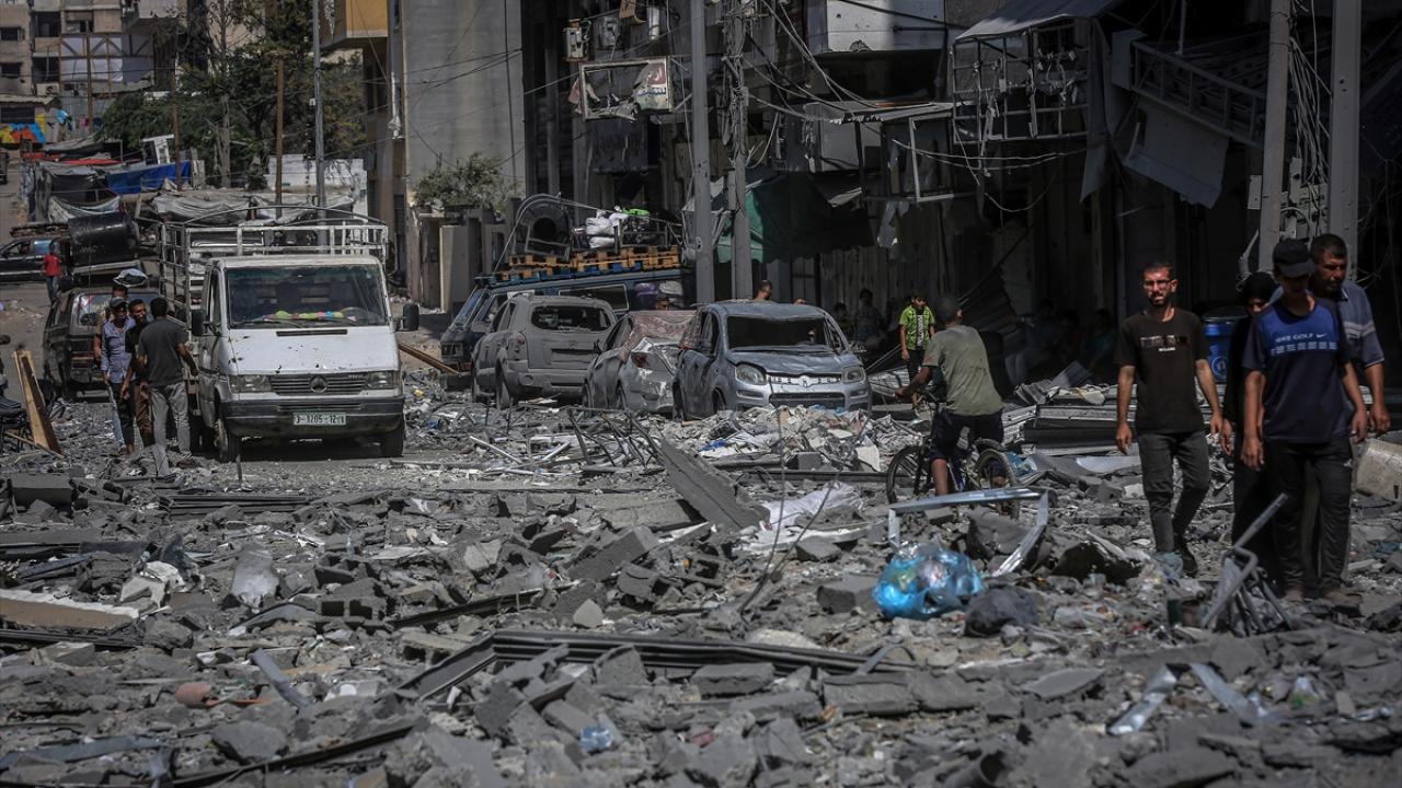 İsrail'in Gazze Şeridi'ne saldırılarında can kaybı 72 bin 560'a yükseldi