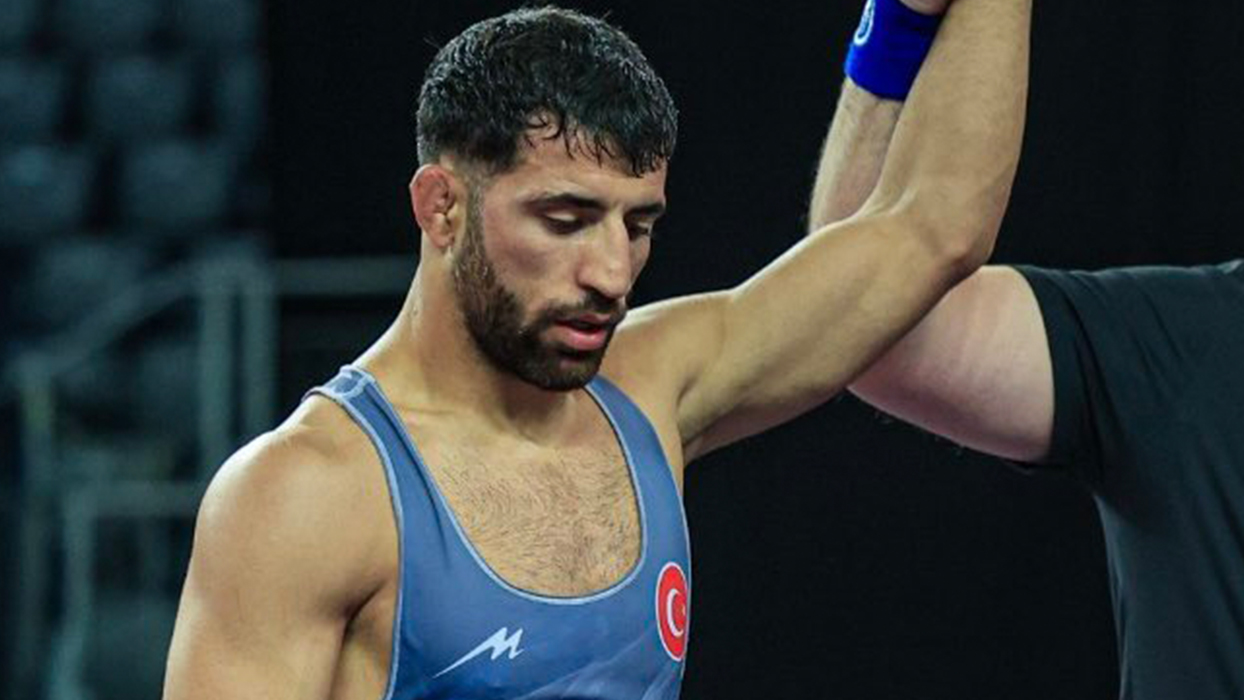 Milli güreşçi Murat Fırat, Avrupa Güreş Şampiyonası'nda finalde!