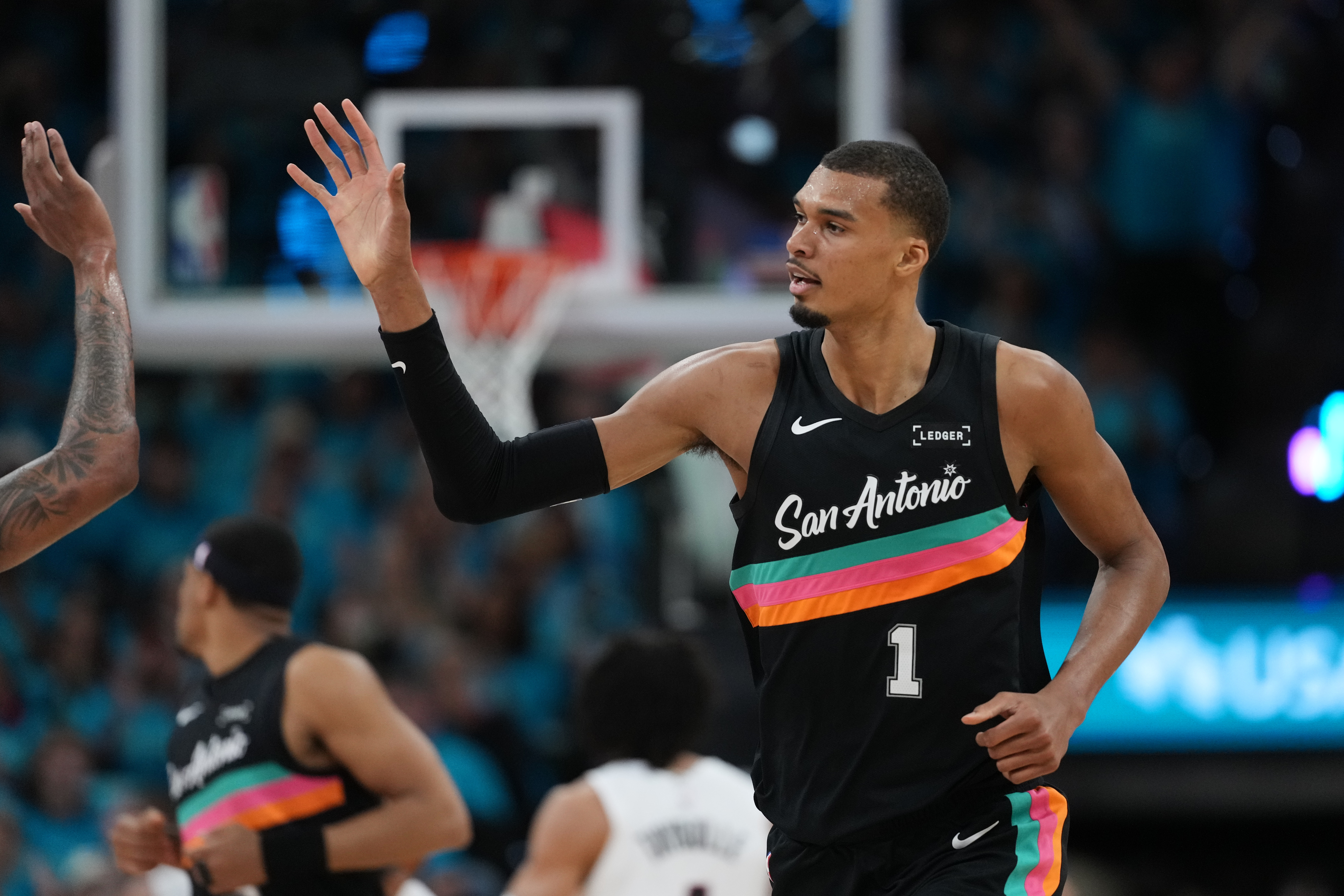 NBA tarihine geçti! Yılın savunmacısı Victor Wembanyama