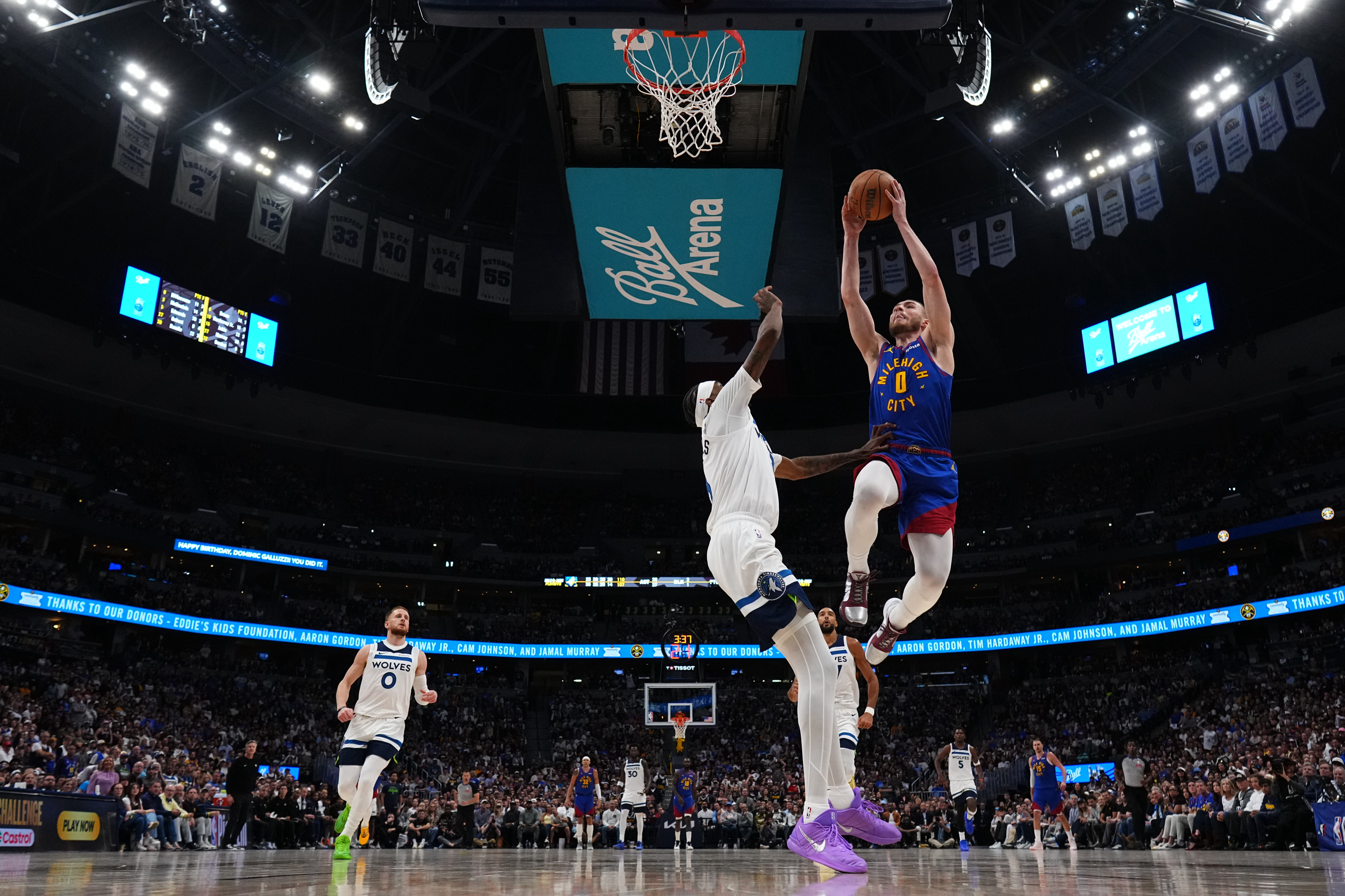 Timberwolves play-off'larda seriyi eşitledi