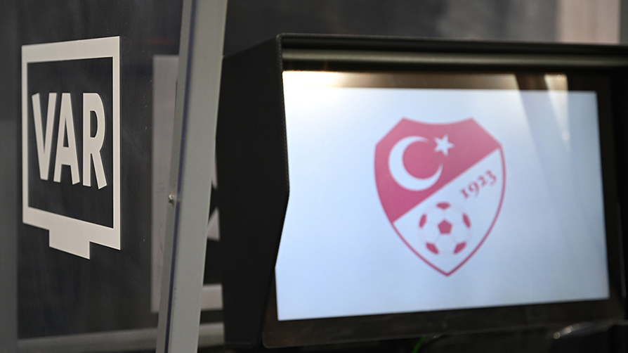 VAR kayıtları açıklandı! İşte haftanın tartışmalı pozisyonları...