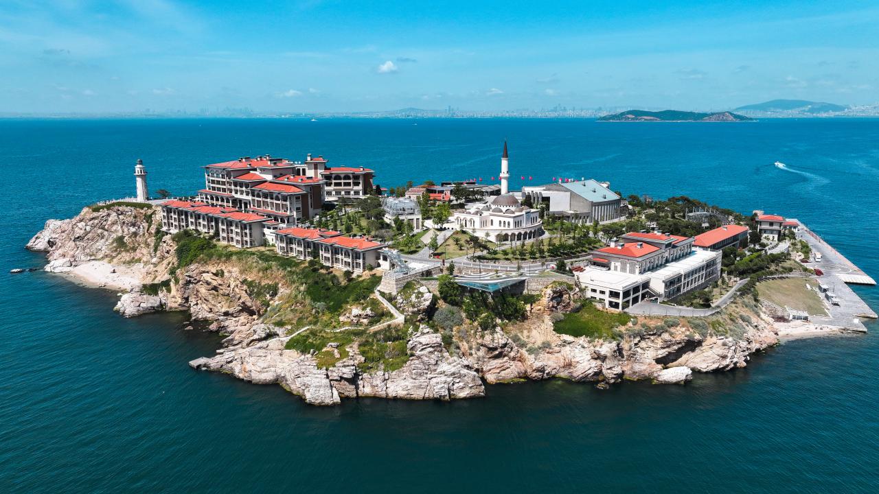 20 bin öğrenci Demokrasi ve Özgürlükler Adası'nı ziyaret edecek