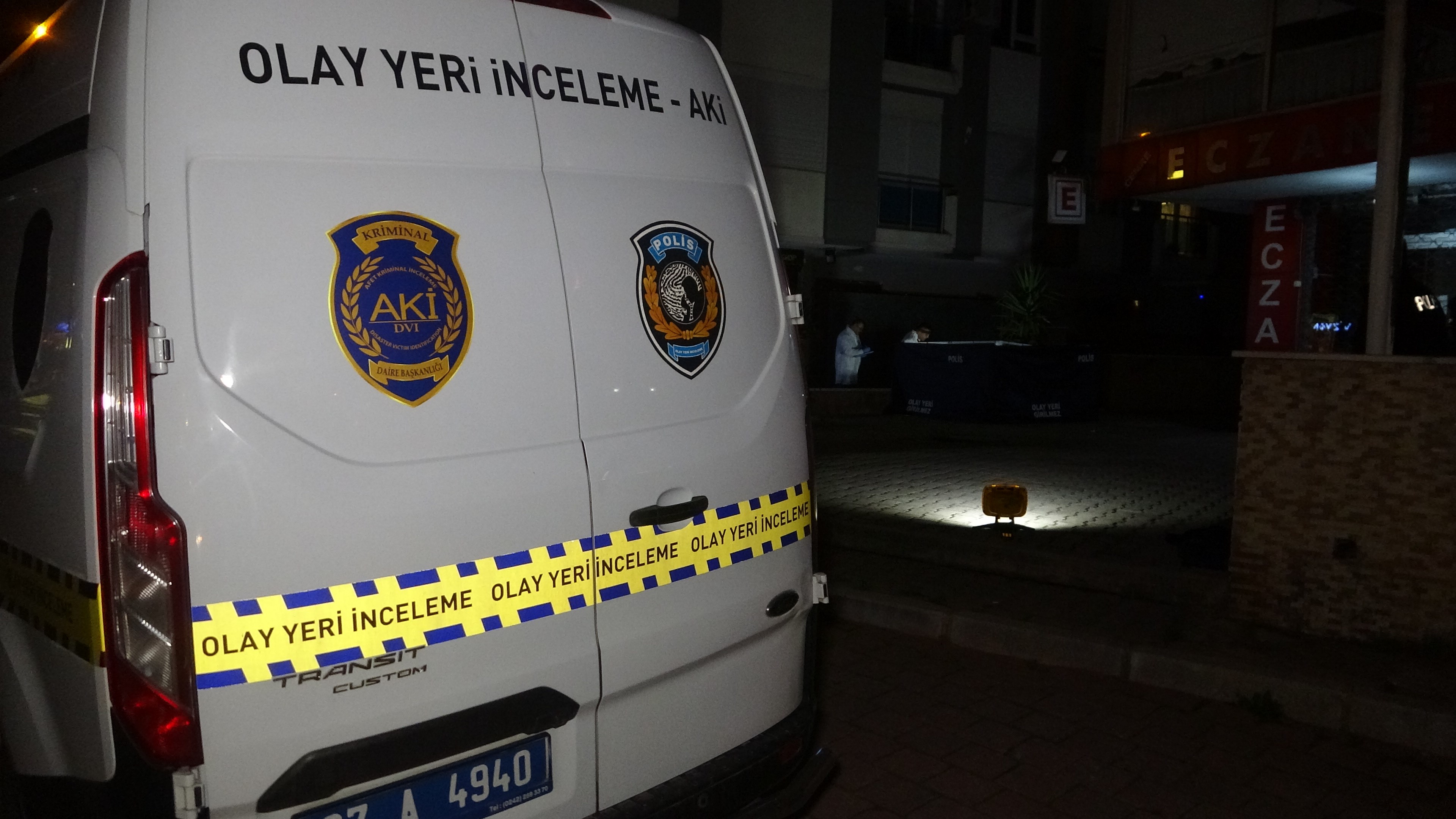 Antalya'da esrarengiz olay! Genç adam kaldırımda ölü bulundu