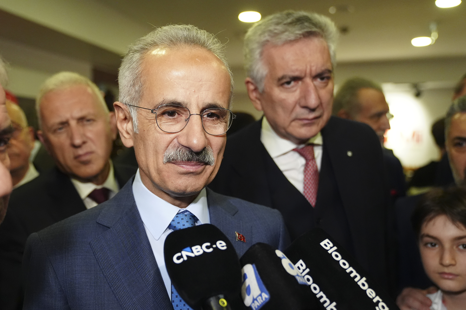 Bakan Uraloğlu: Şu anda Türkiye'de net olarak bir jet yakıtı problemi yoktur