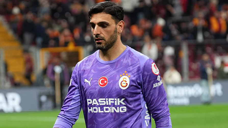 Günay Güvenç'e büyük tepki! Islık ve yuhalama seslerinin ardından gözyaşlarını tutamadı..