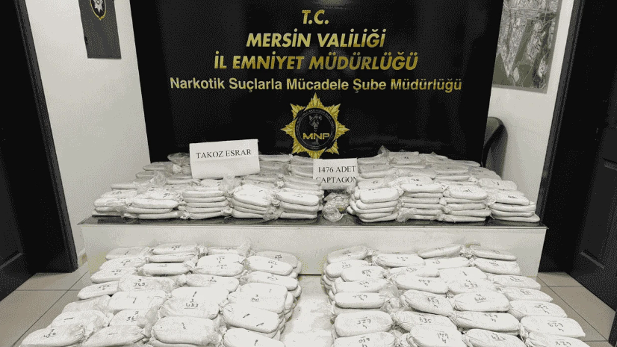 Mersin'de uyuşturucu operasyonu: 184 kilo 900 gram takoz esrar maddesi ele geçirildi