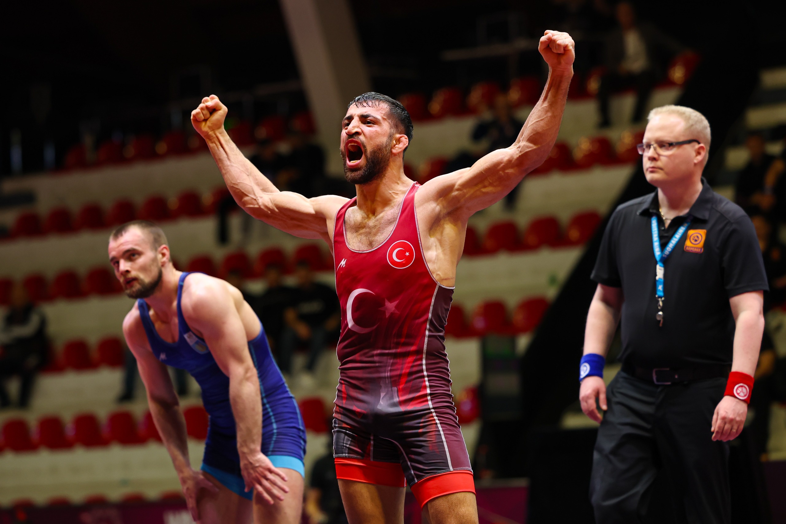 Milli güreşçi Murat Fırat, Avrupa'da ikinci oldu