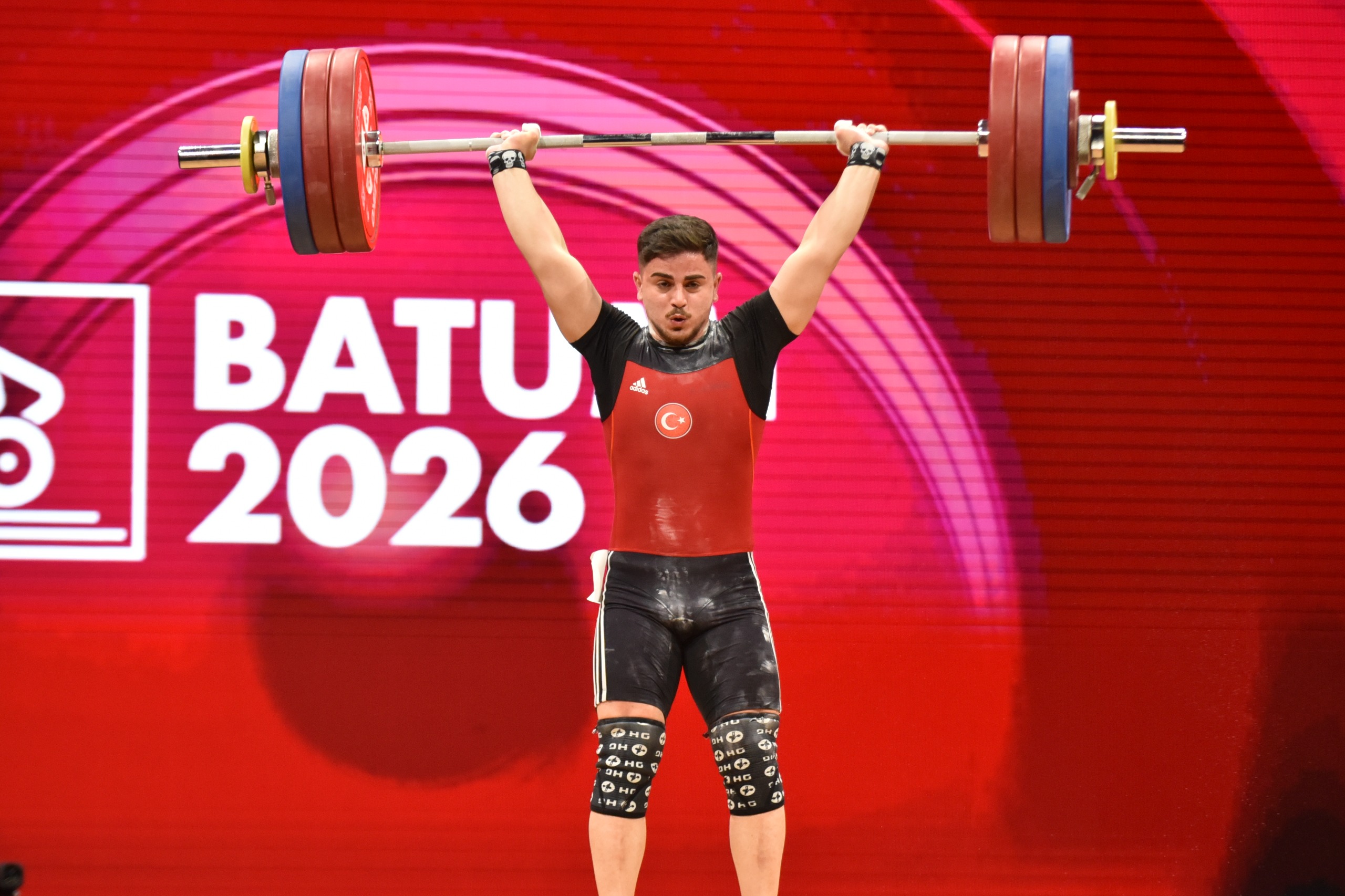 Milli halterci Kaan Kahriman'dan Avrupa'da gümüş madalya!