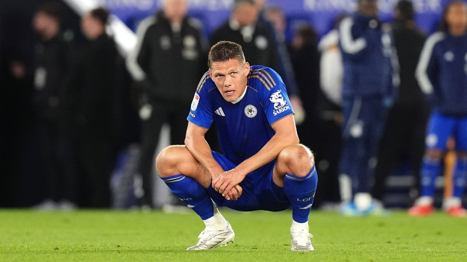 Premier Lig'i kazanmışlardı, şimdi 3.lige düştüler! İngiliz ekibinden büyük çöküş...