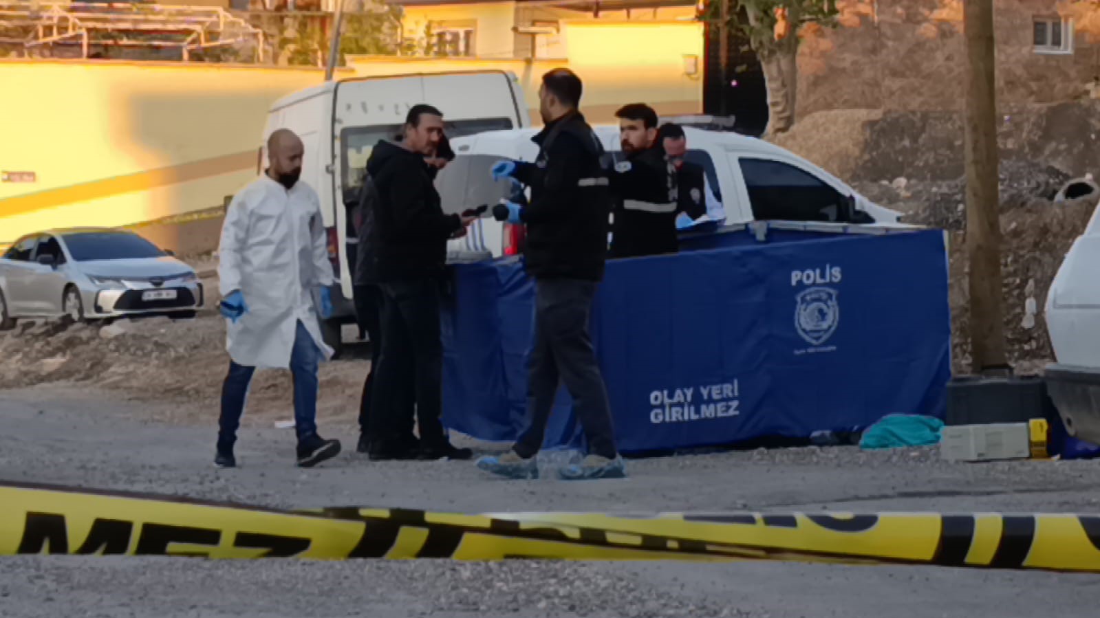 Sokak ortasında kanlı infaz: Arkadaş arasındaki tartışma kanla bitti