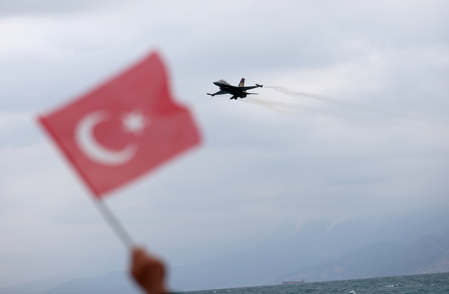 Antalya'da nefesler tutuldu: SOLOTÜRK unutulmazlar anlar yaşattı