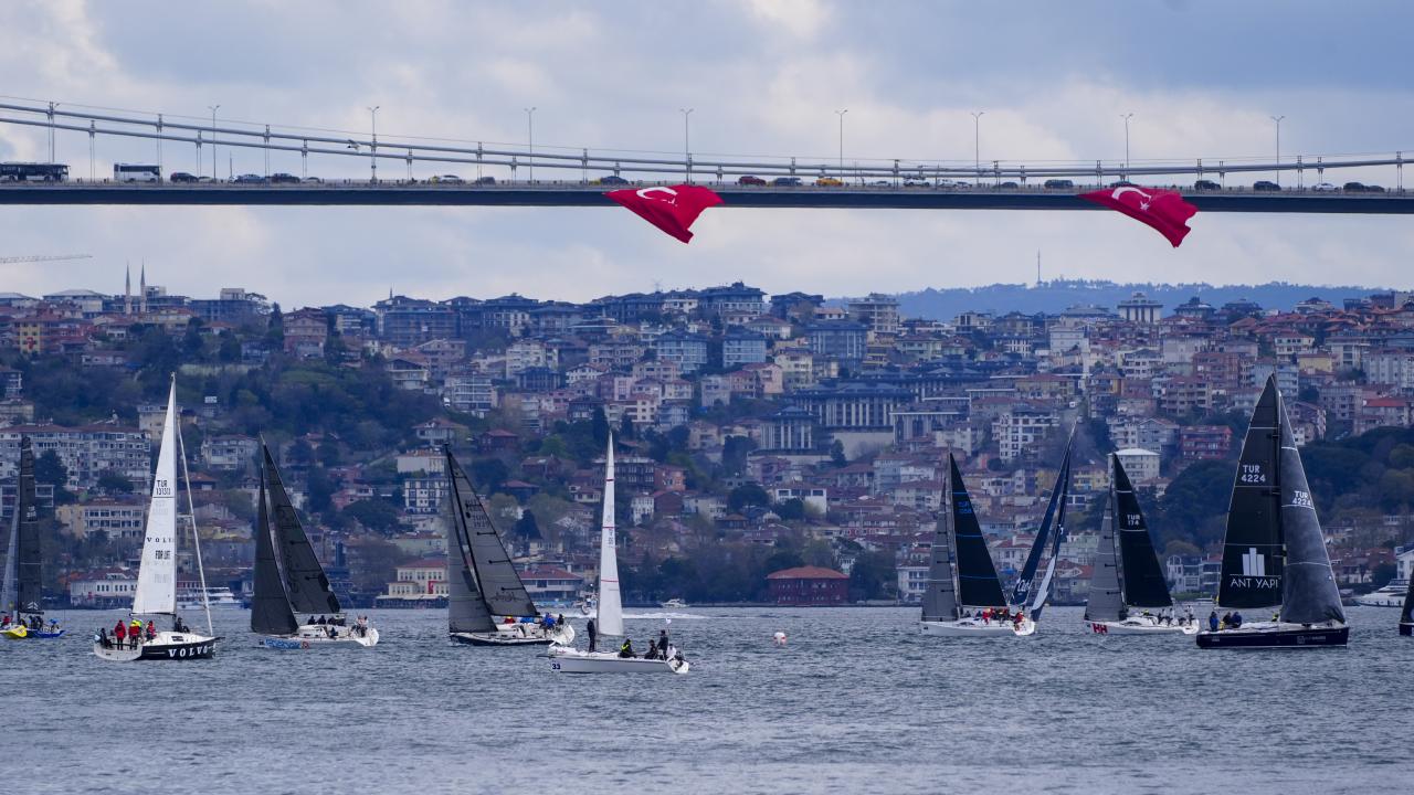 Boğaz'da 23 Nisan coşkusu! Cumhurbaşkanlığı 7. Uluslararası Yat Yarışları başladı