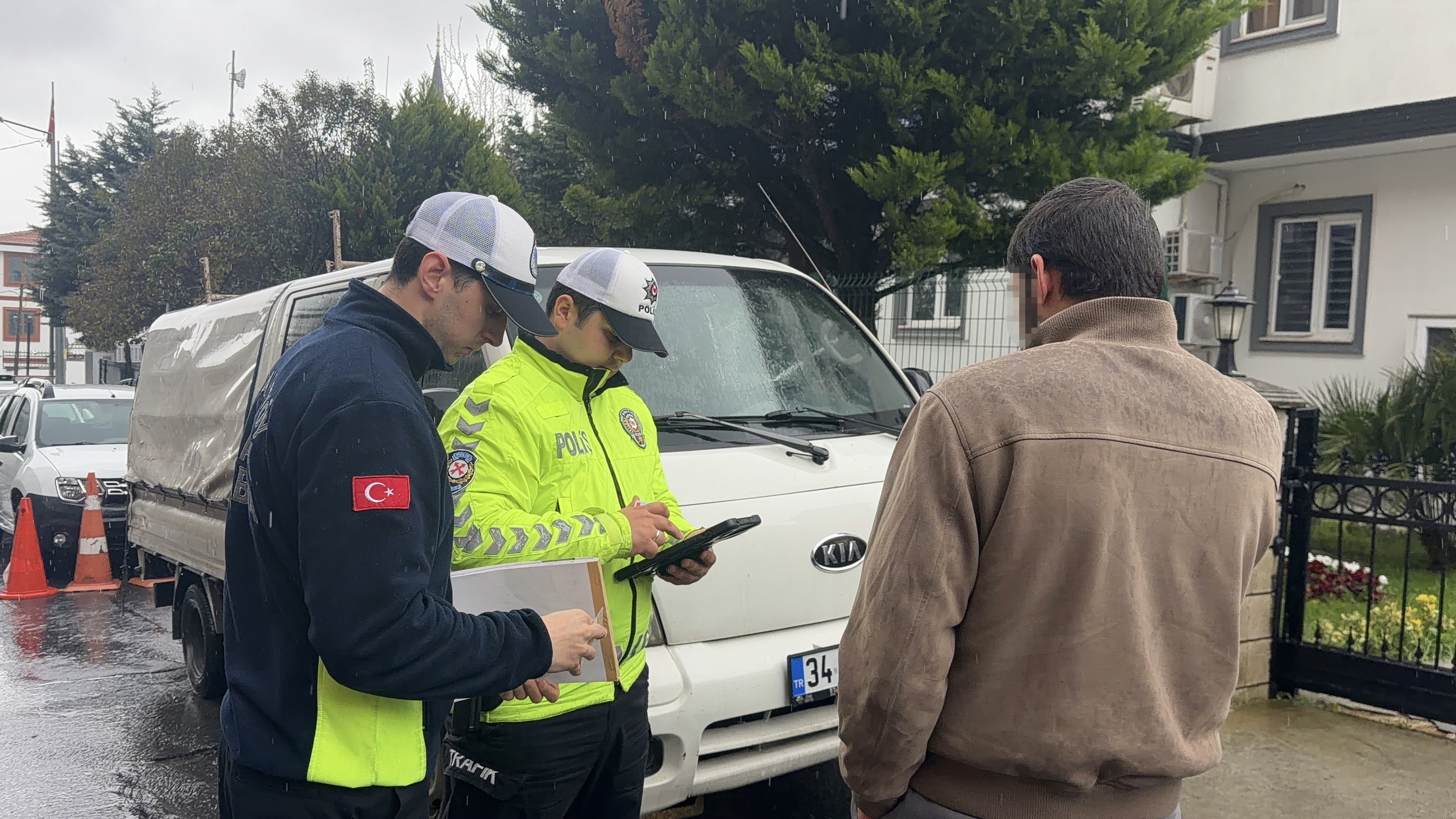 İstanbul'un göbeğinde kaçak döküm: Vatandaş ihbar etti, hak ettiği cezayı aldı