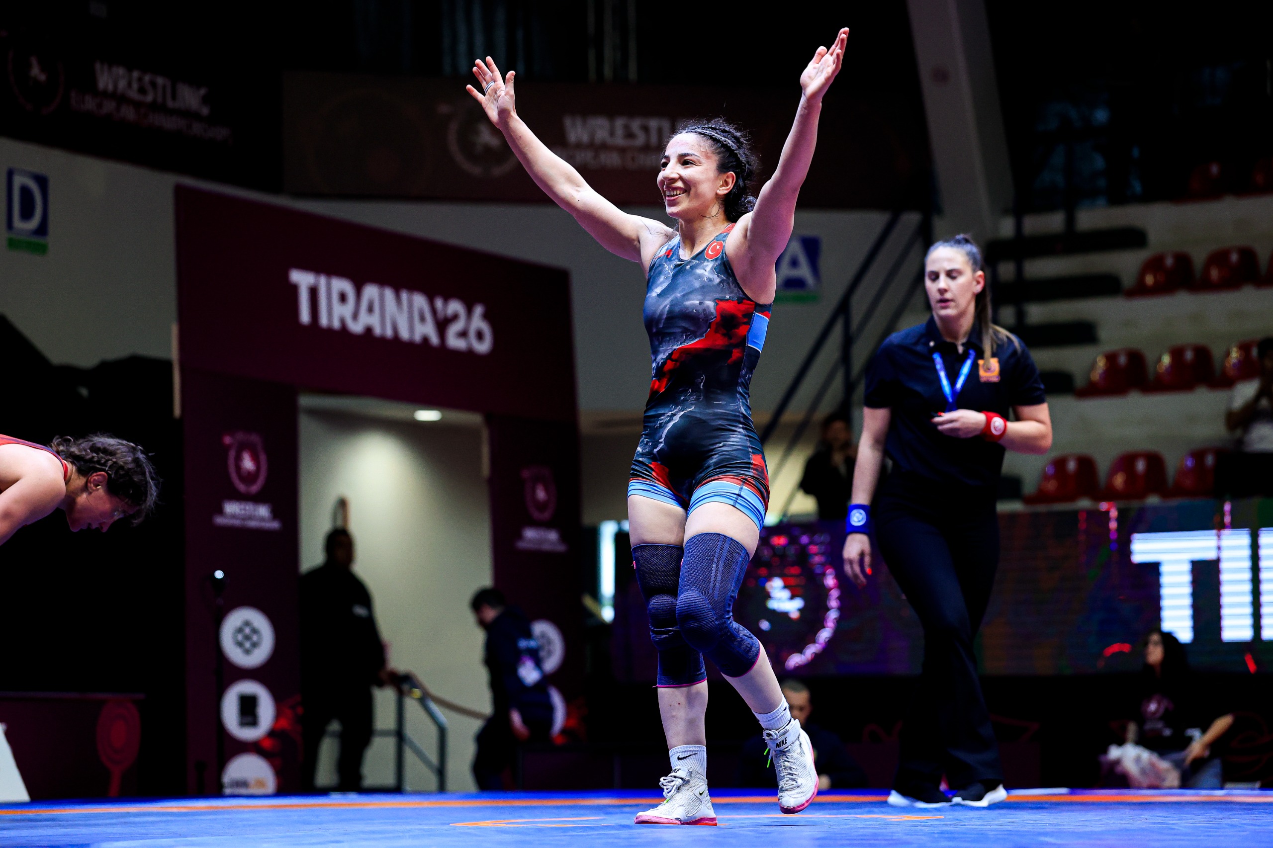 Milli güreşçi Evin Demirhan Yavuz'dan Avrupa Şampiyonası'nda gümüş madalya