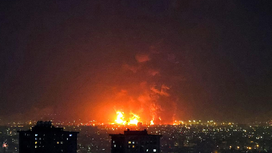 Orta Doğu'da sıcak gelişme: Tahran'da patlama sesleri duyuldu