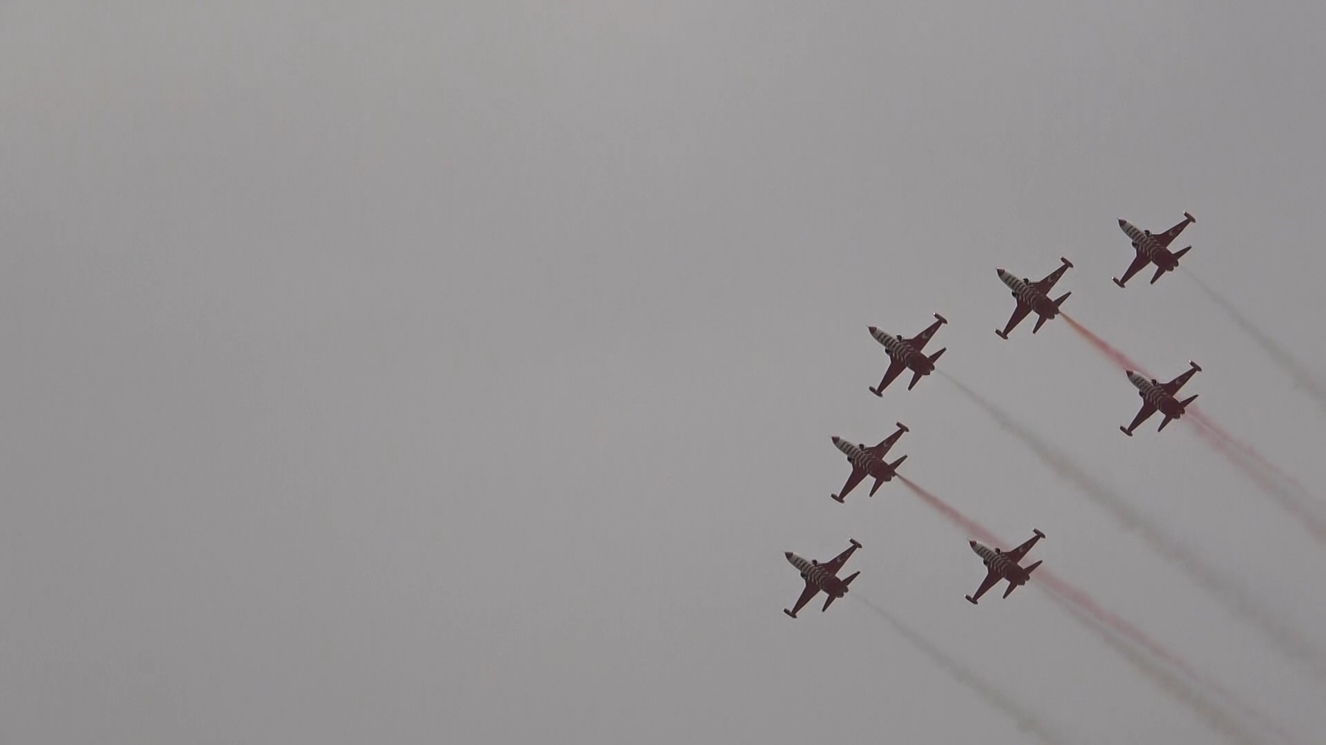 Türk Yıldızları'ndan nefes kesen gösteri: İzleyenleri hayran bıraktı