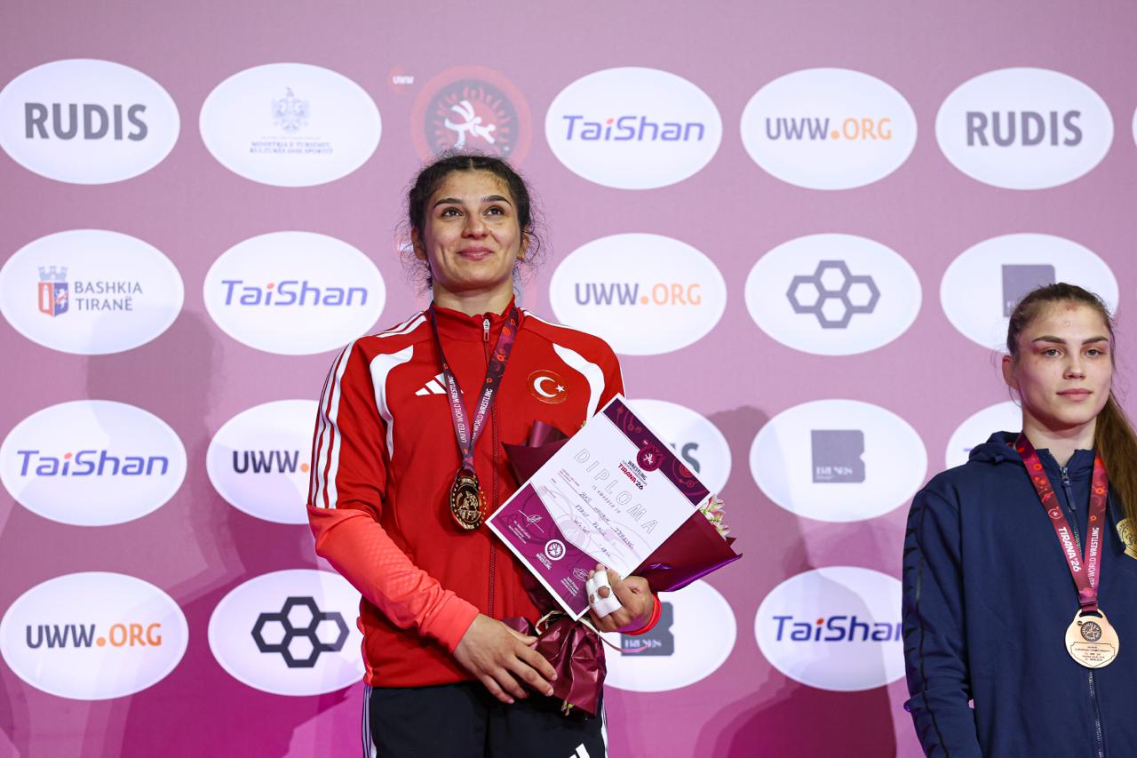 Avrupa şampiyonu Nesrin Baş'tan anlamlı jest! Altın madalyayı çocuklara armağan etti