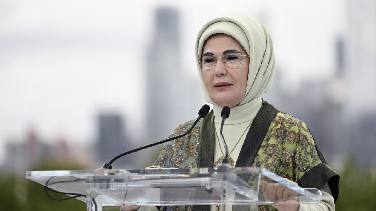 Emine Erdoğan'dan 23 Nisan Çocuk Şenliği Programı'na ilişkin paylaşım