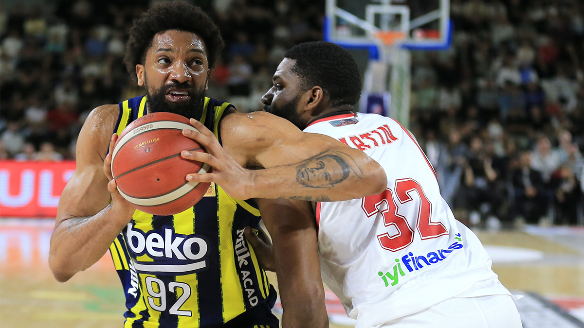 Fenerbahçe Beko, Manisa Basket'e karşı galip geldi