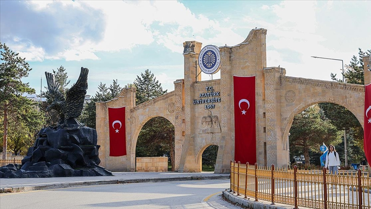 Türk üniversitesi Asya devleri arasında: 100 basamak birden yükseldi