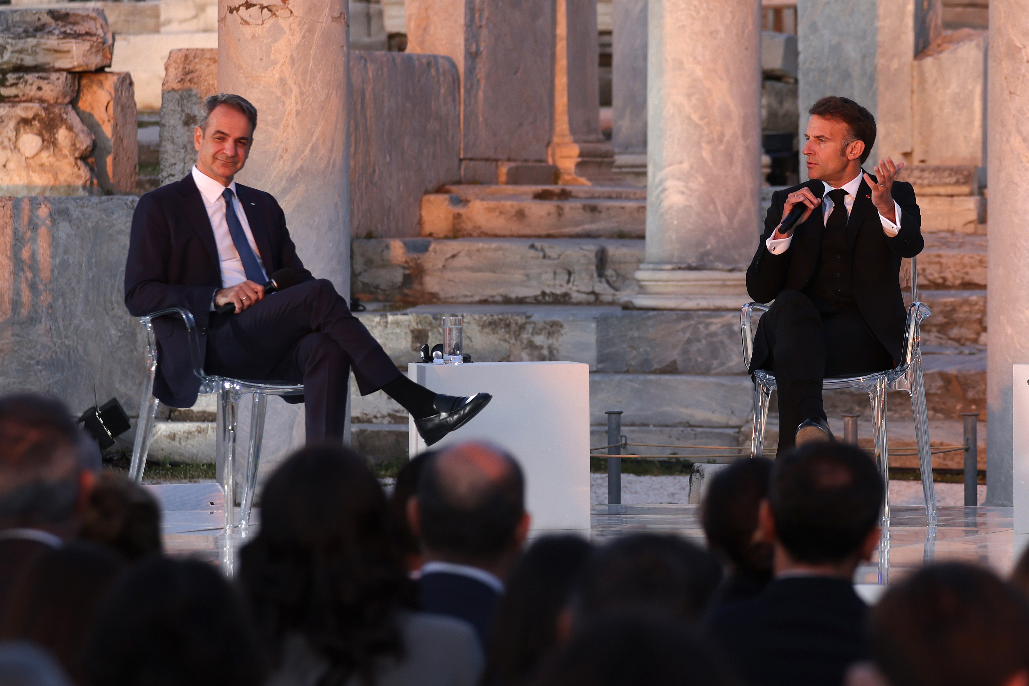 Yunanistan'a bu kez Fransa sahip çıktı! Macron: Egemenliğinize meydan okunursa burada olacağız