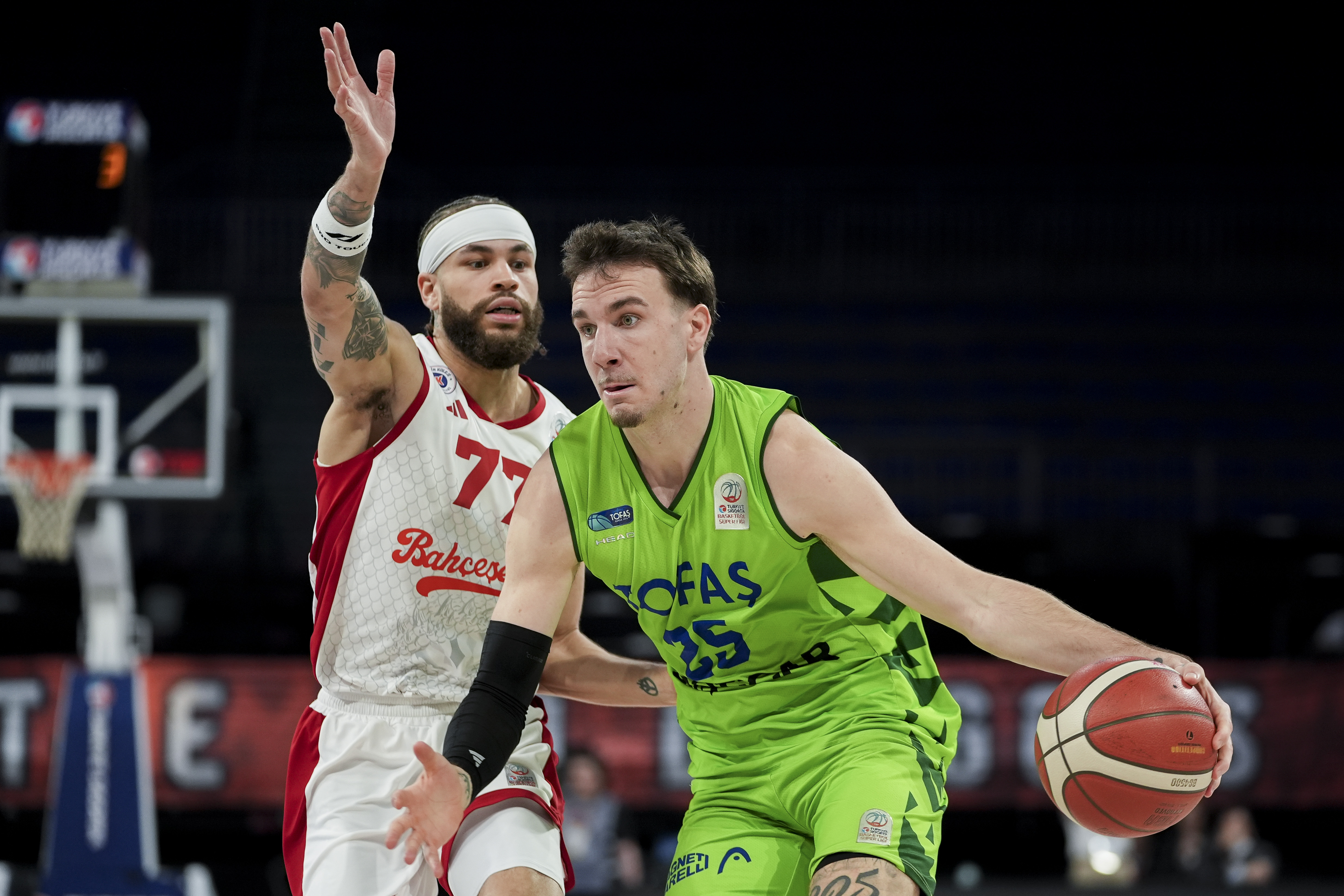 Bahçeşehir Koleji, TOFAŞ'a karşı galip geldi