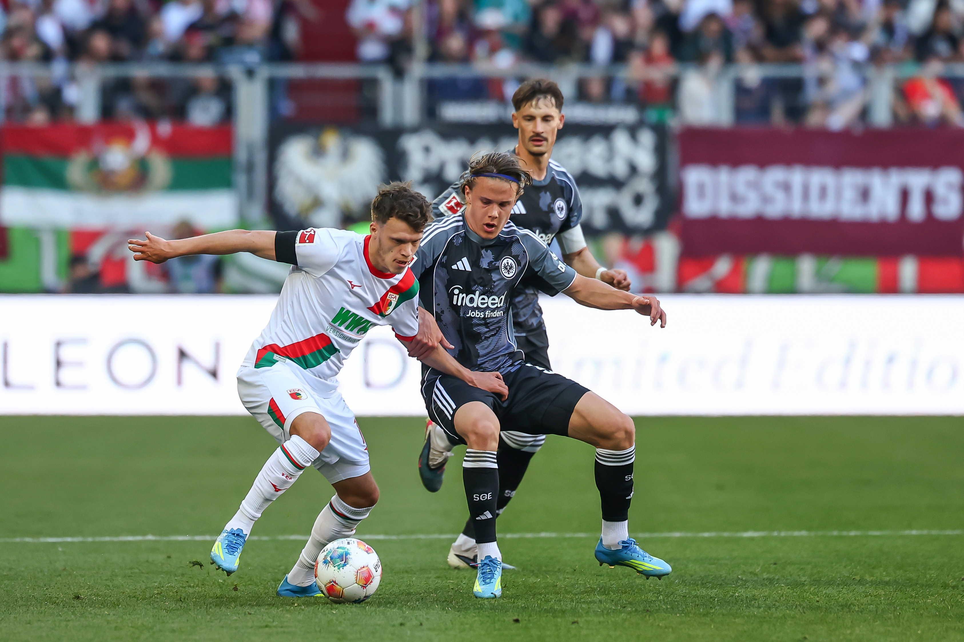 Can Uzun'un asist yaptığı maçta Augsburg ile Eintracht Frankfurt yenişemedi