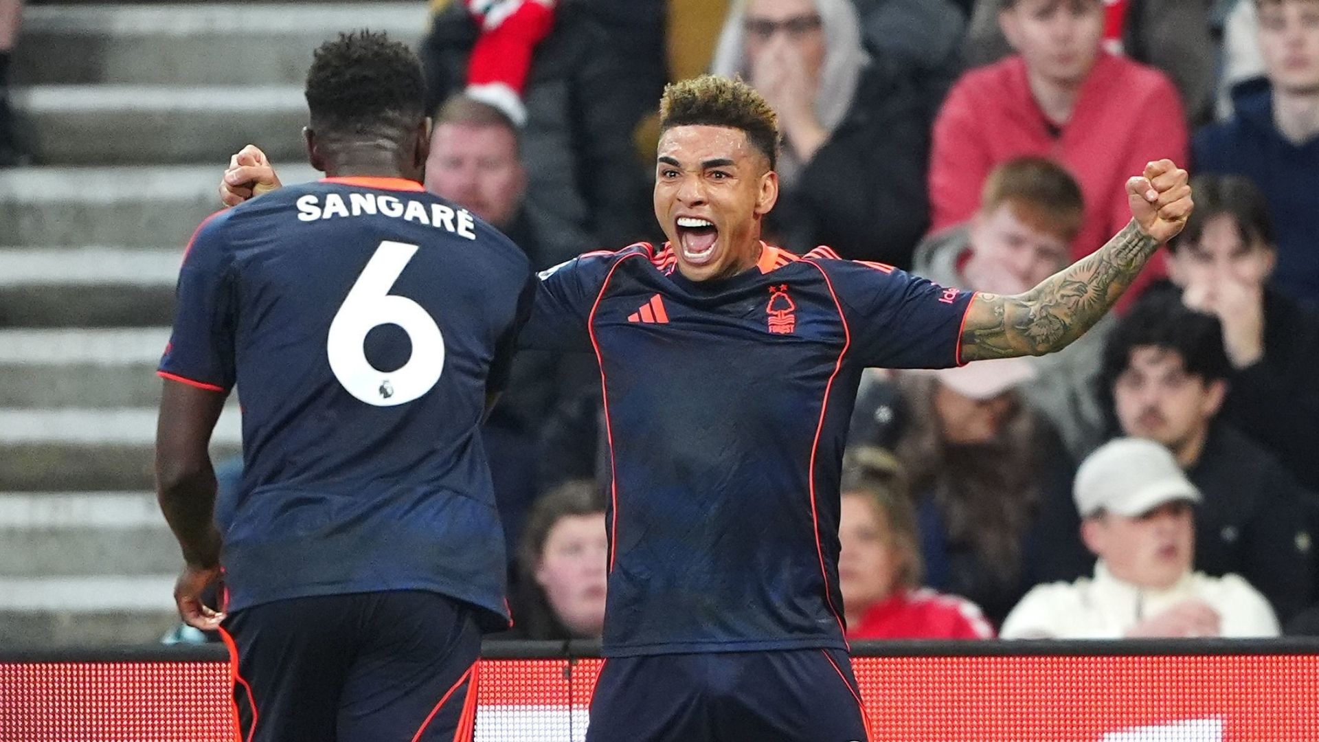 Nottingham Forest'tan Sunderland deplasmanında gövde gösterisi