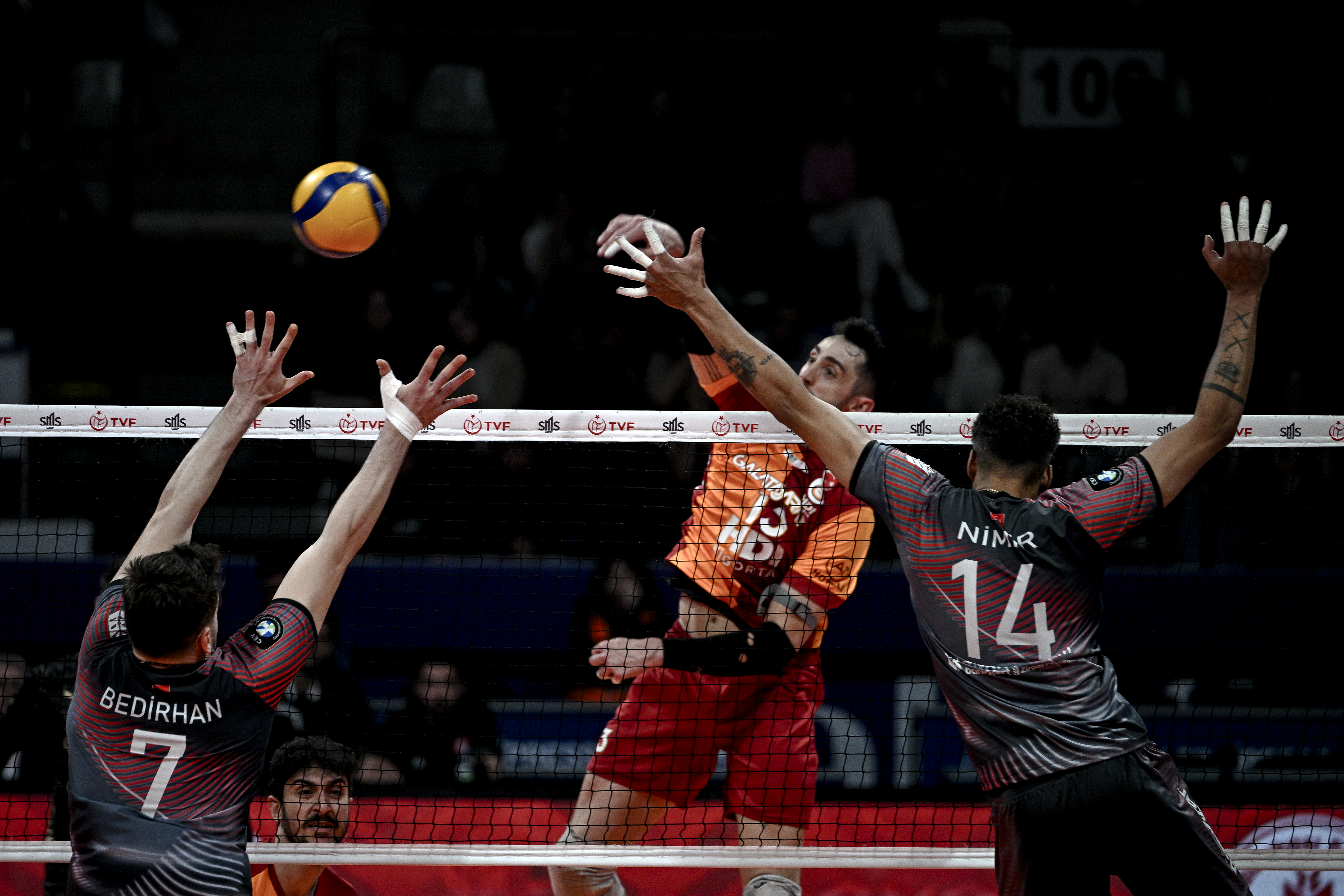 Efeler Ligi final serisi heyecanı: Ziraat Bankkart-Galatasaray HDI Sigorta