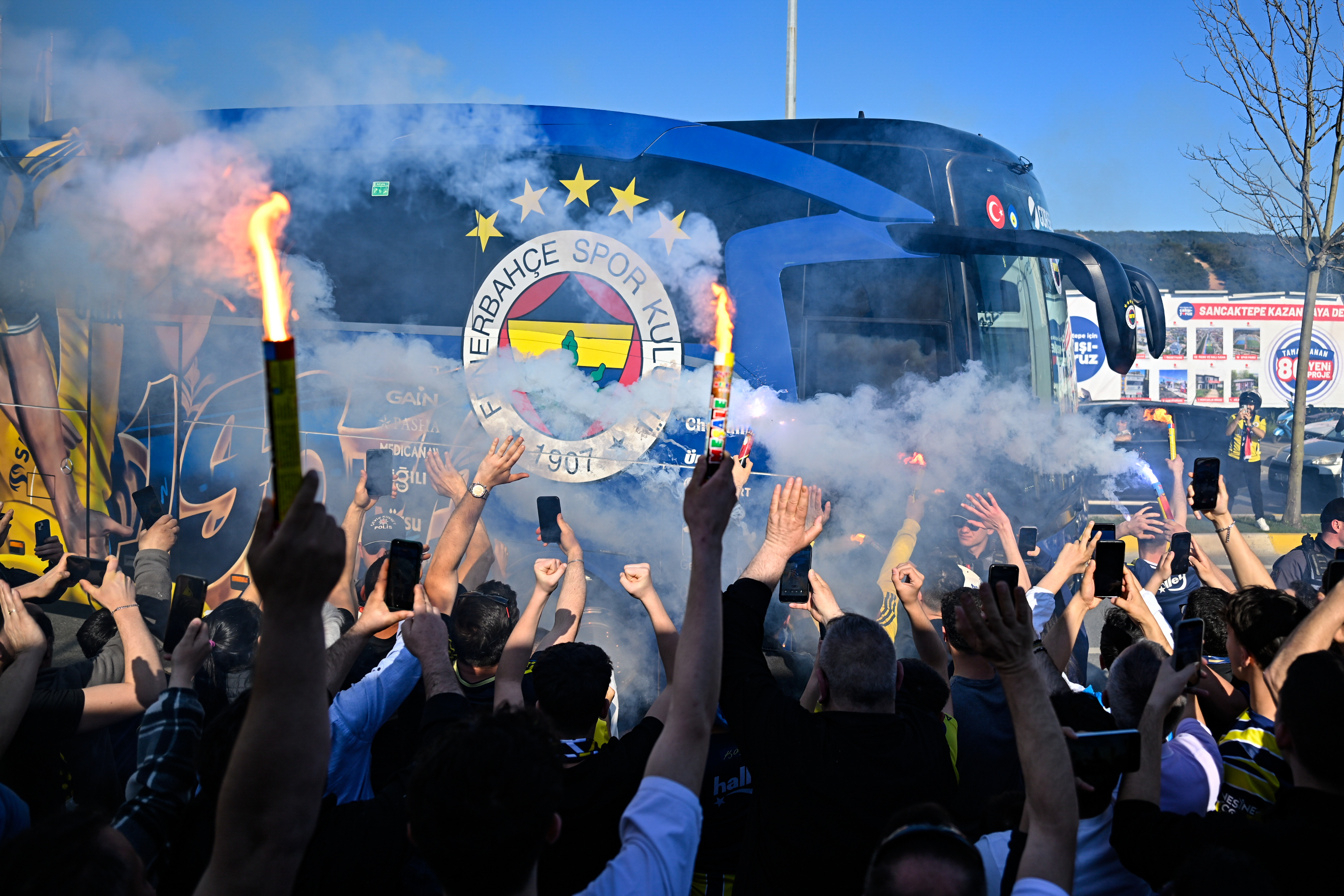 Fenerbahçe kafilesi derbi için RAMS Park'ta