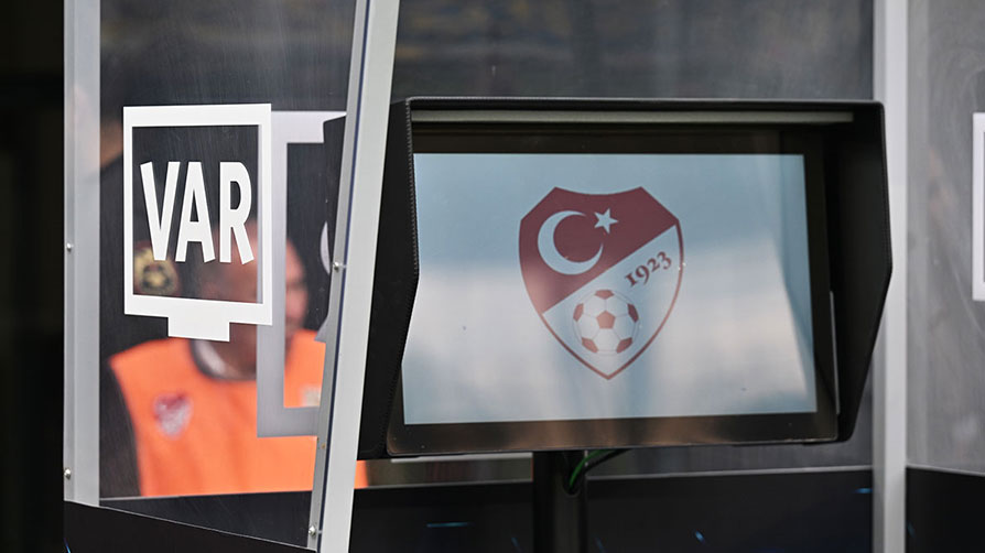Galatasaray-Fenerbahçe derbisinin VAR hakemi Ömer Faruk Turtay oldu