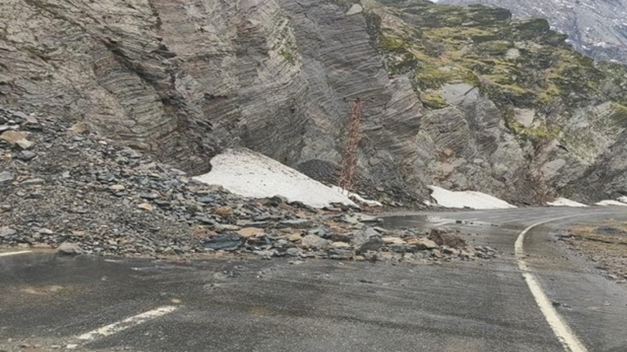 Şırnak'ta heyelan: 5 köy yolunda hasar oluştu